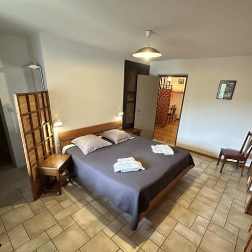 Chambre lit 180 et salle d'eau